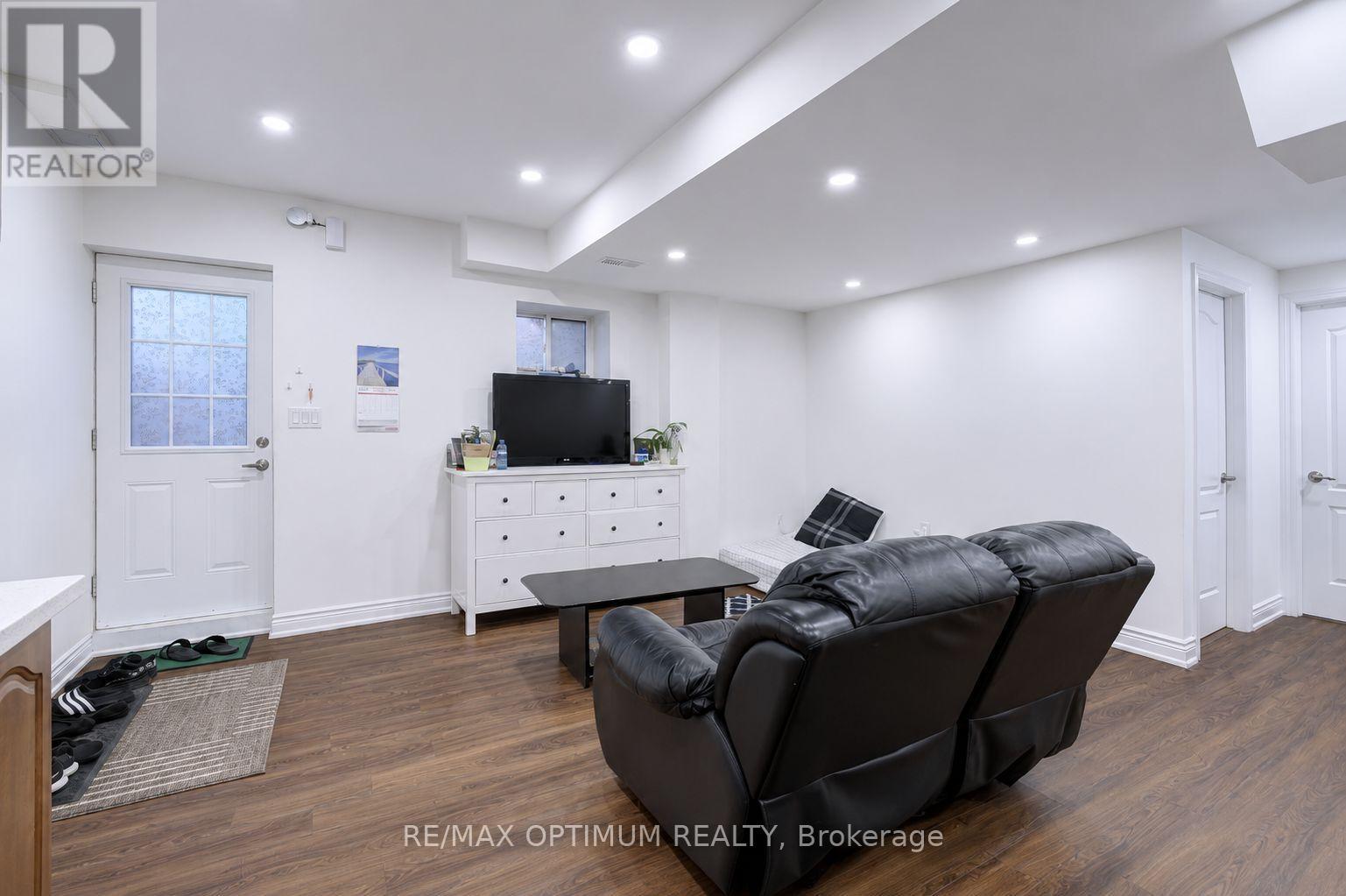 54 Midcrest Circle, Brampton, Ontario  L6Y 0W5 - Photo 39 - W13646564