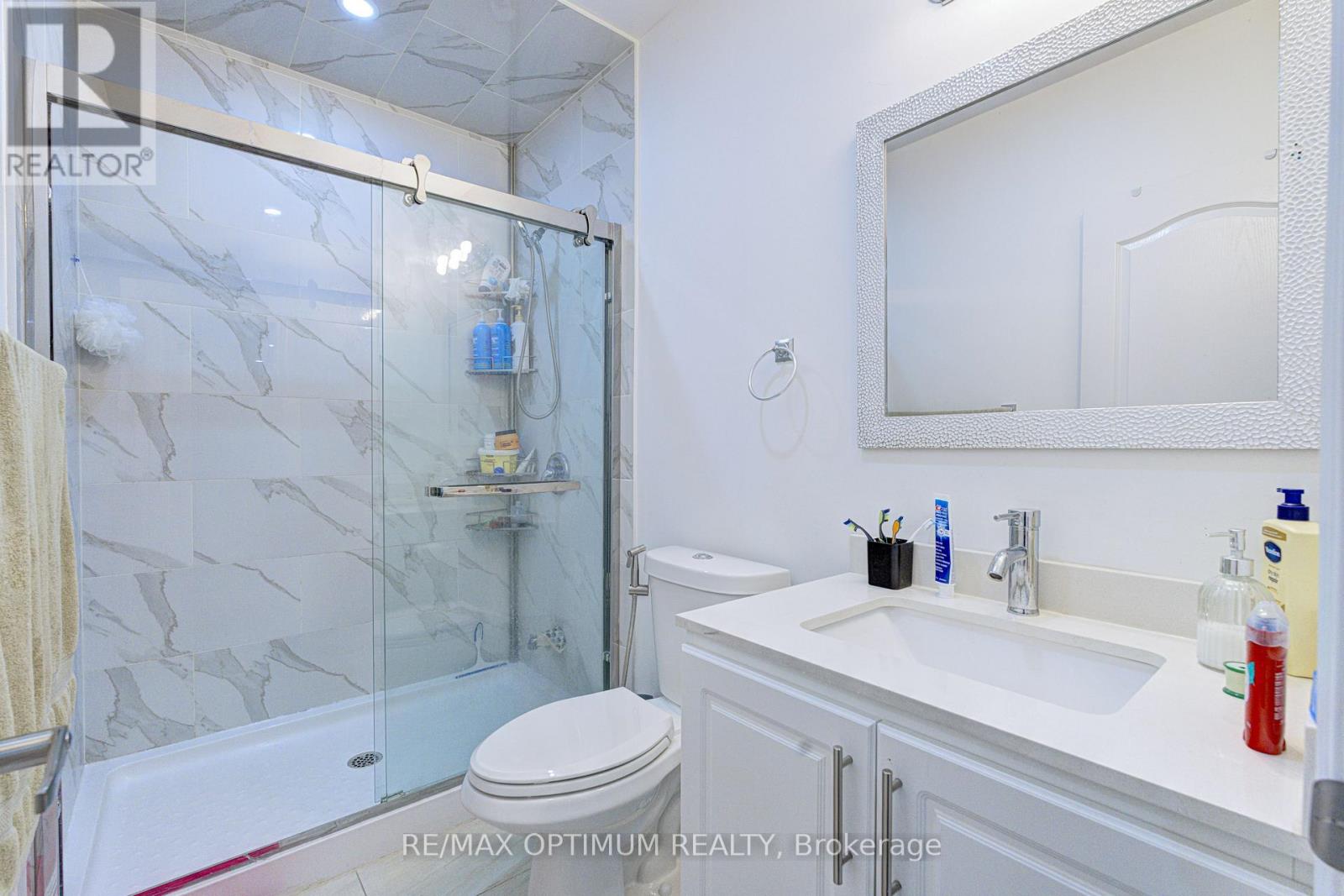 54 Midcrest Circle, Brampton, Ontario  L6Y 0W5 - Photo 45 - W13646564