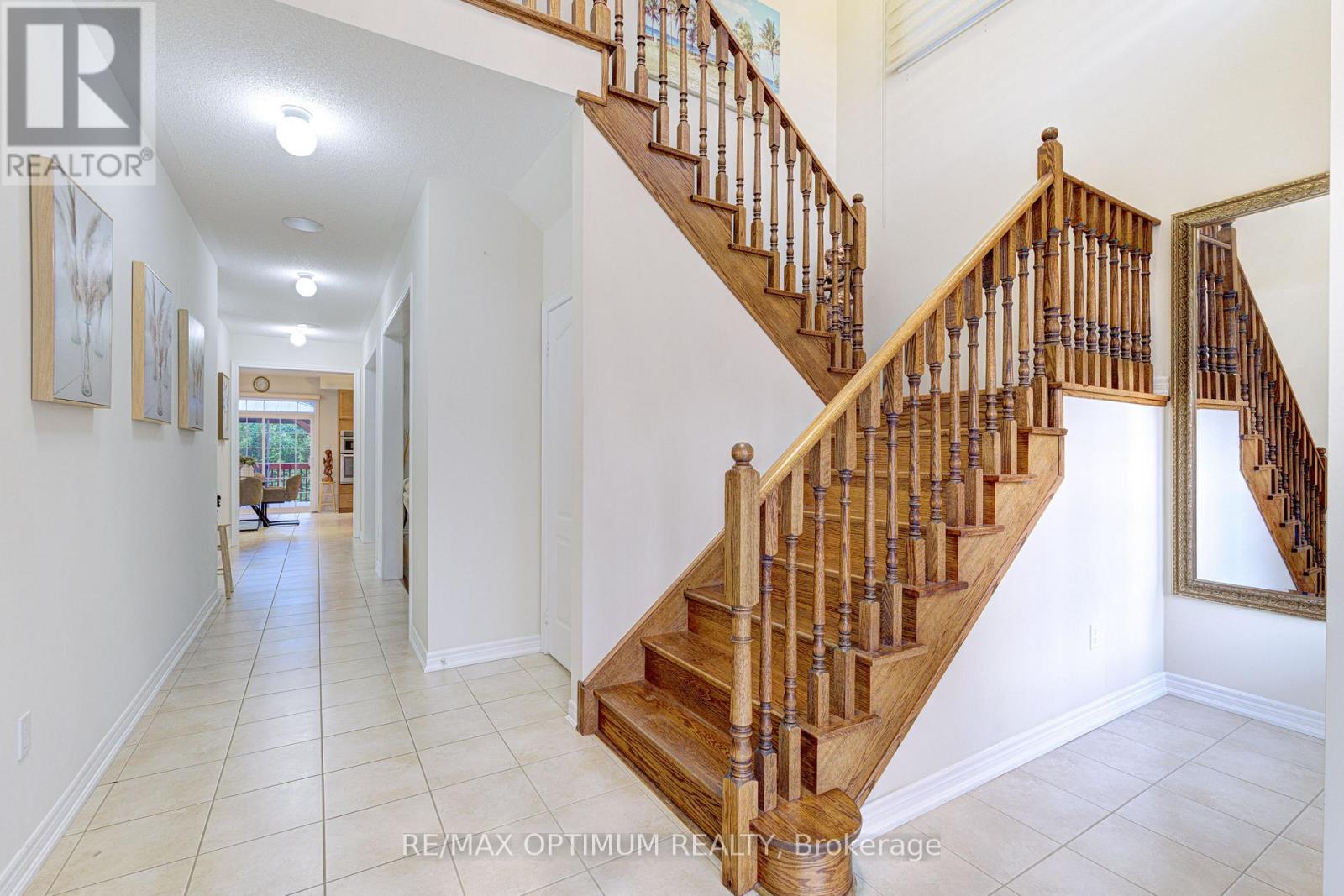 54 Midcrest Circle, Brampton, Ontario  L6Y 0W5 - Photo 5 - W13646564