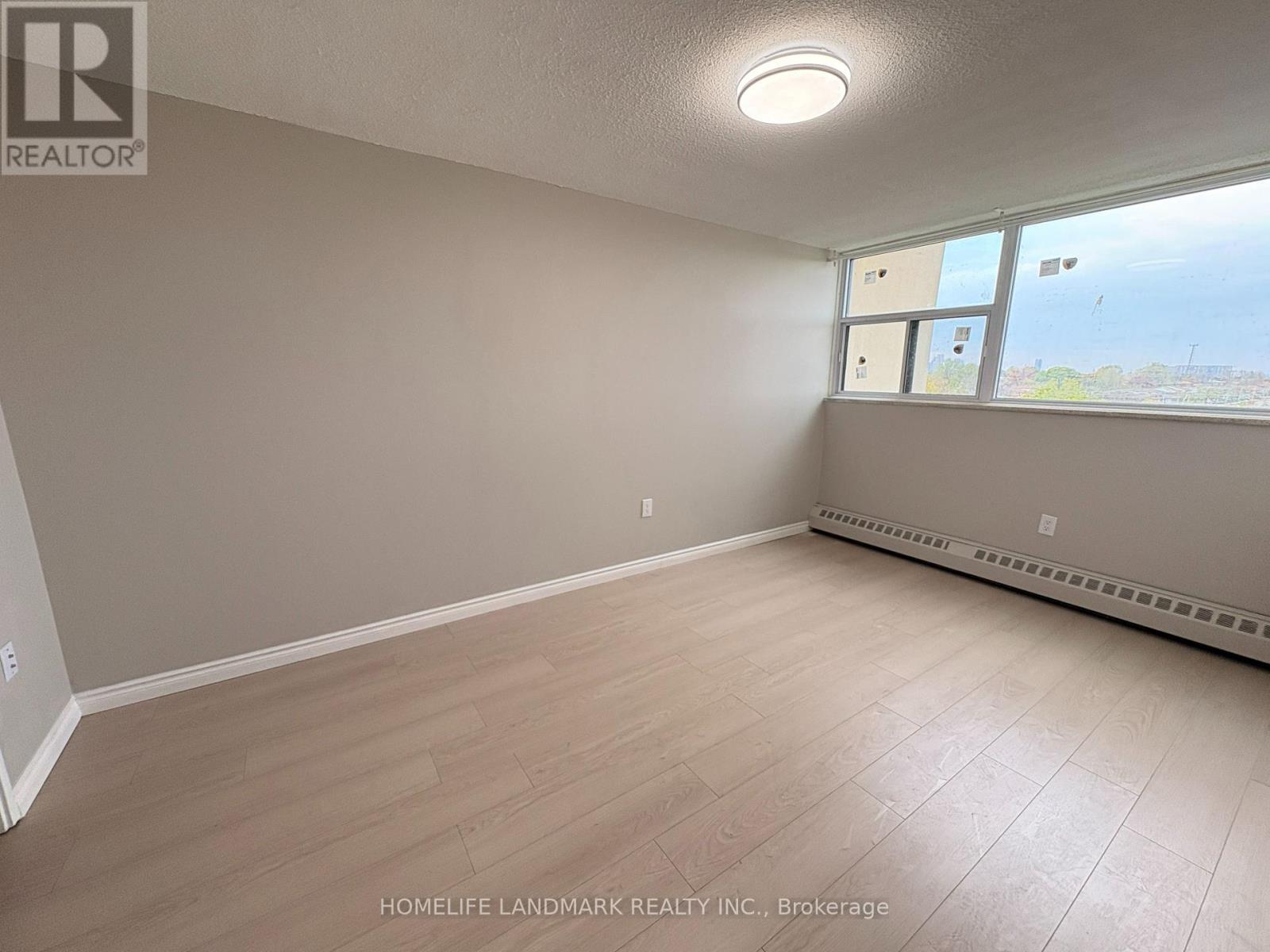 327 - 1050 Stainton Drive, Mississauga, Ontario  L5C 2T7 - Photo 8 - W13646568