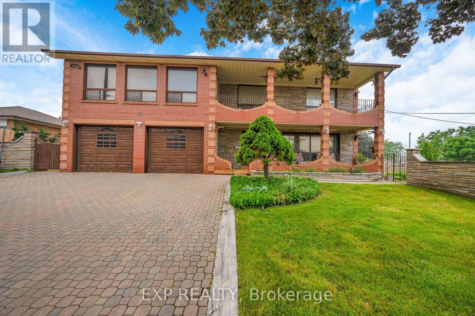 <div class="slider-price">$1,129,000</div><p>52 Storer Drive, Toronto, Ontario</p>