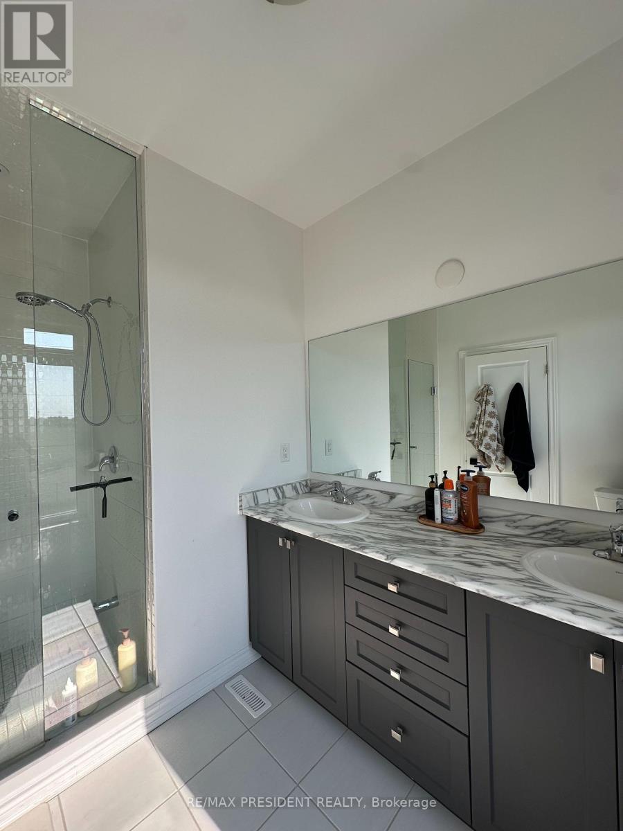 63 Holyrood Crescent, Vaughan, Ontario L4H 5G2 - Photo 8 - N13638798