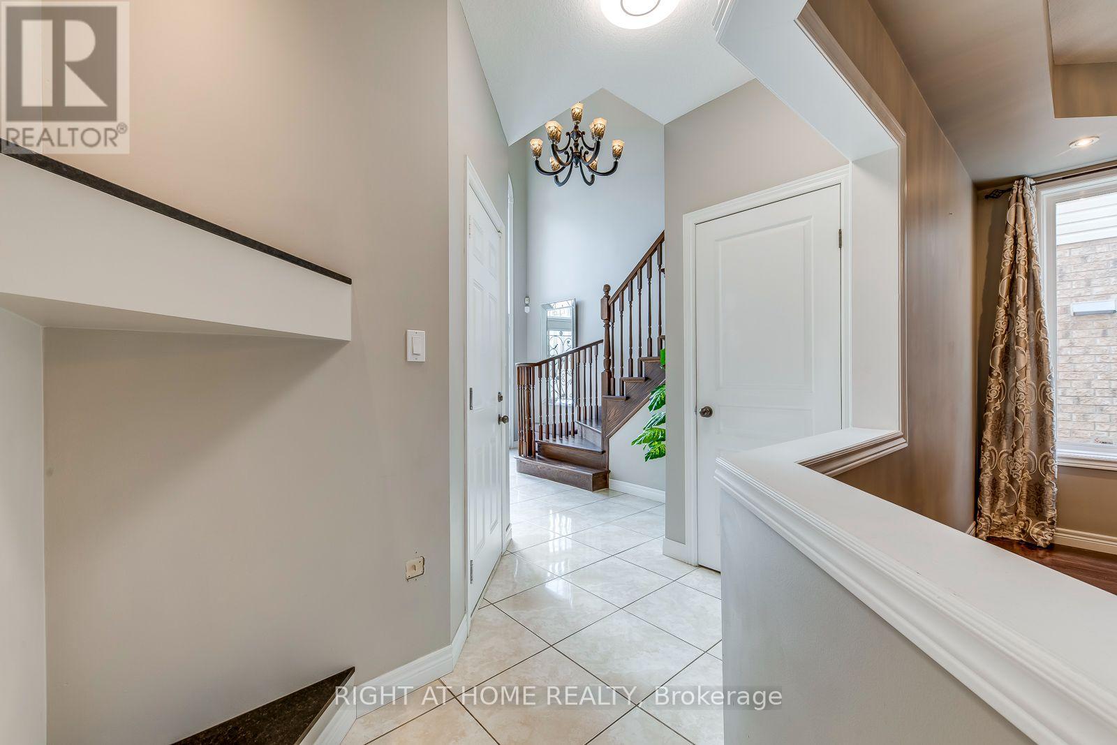 38 Assisi Street, Hamilton, Ontario  L8W 0A5 - Photo 8 - X13646440