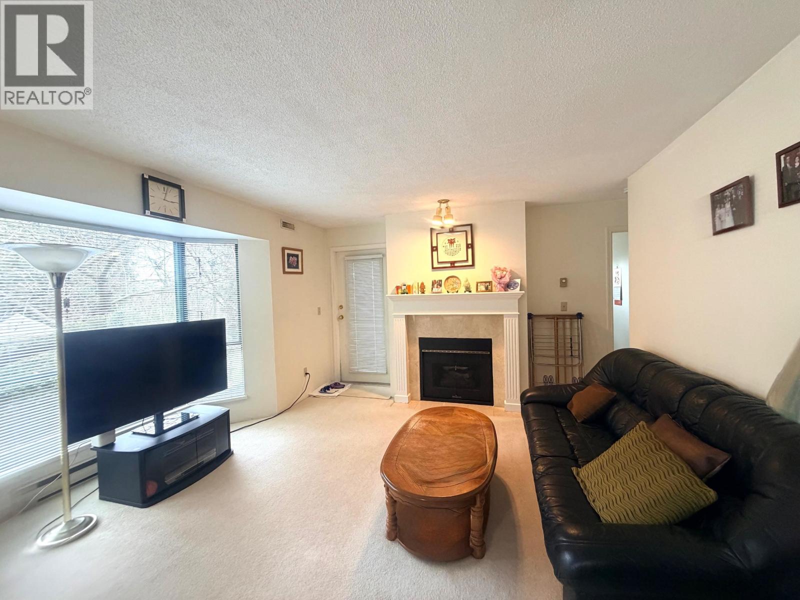 203 5250 Victory Street, Burnaby, British Columbia  V5J 5H2 - Photo 1 - R3152746