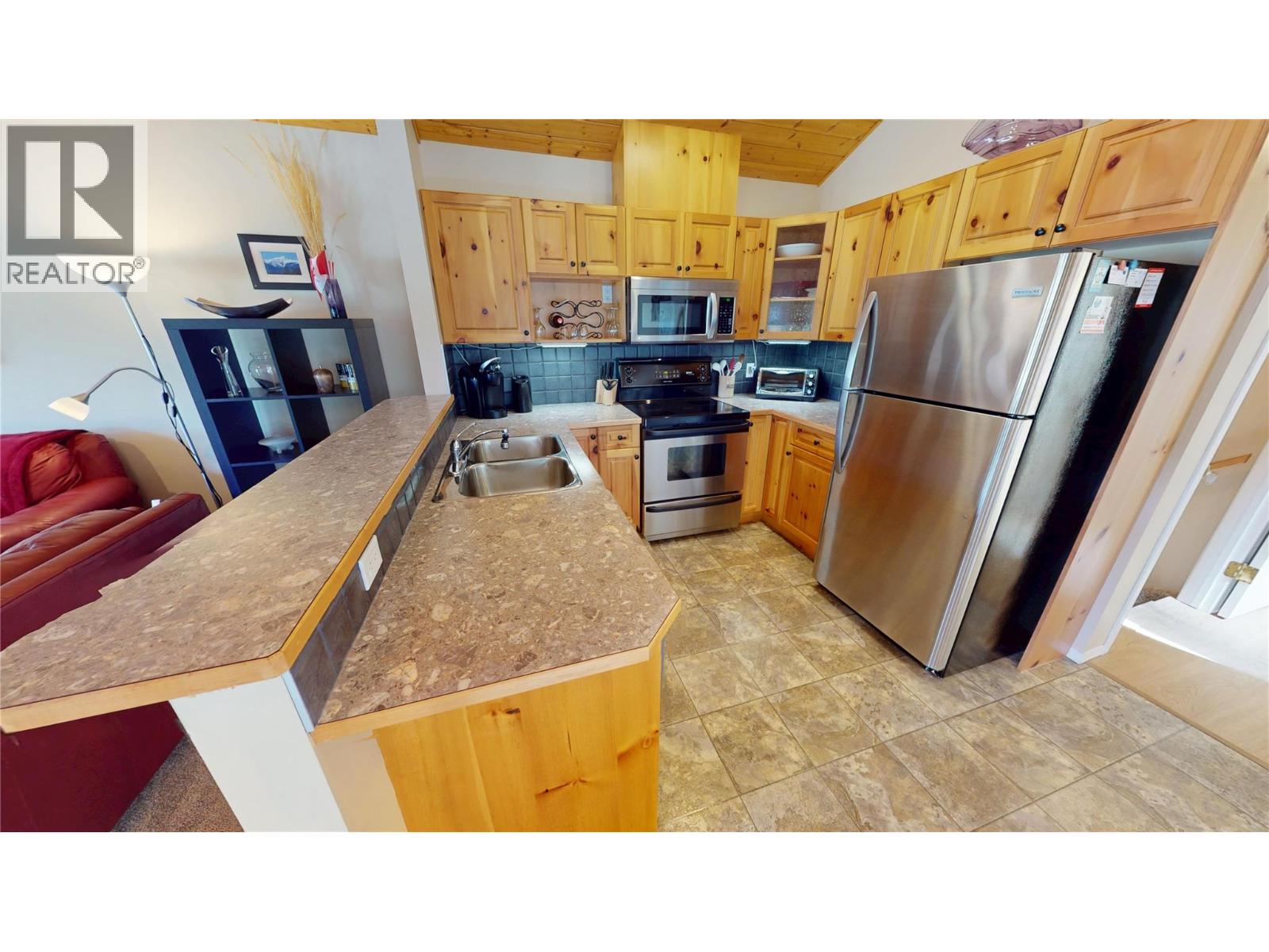 451 13th Avenue, Invermere, British Columbia  V0A 1K4 - Photo 6 - 10385820