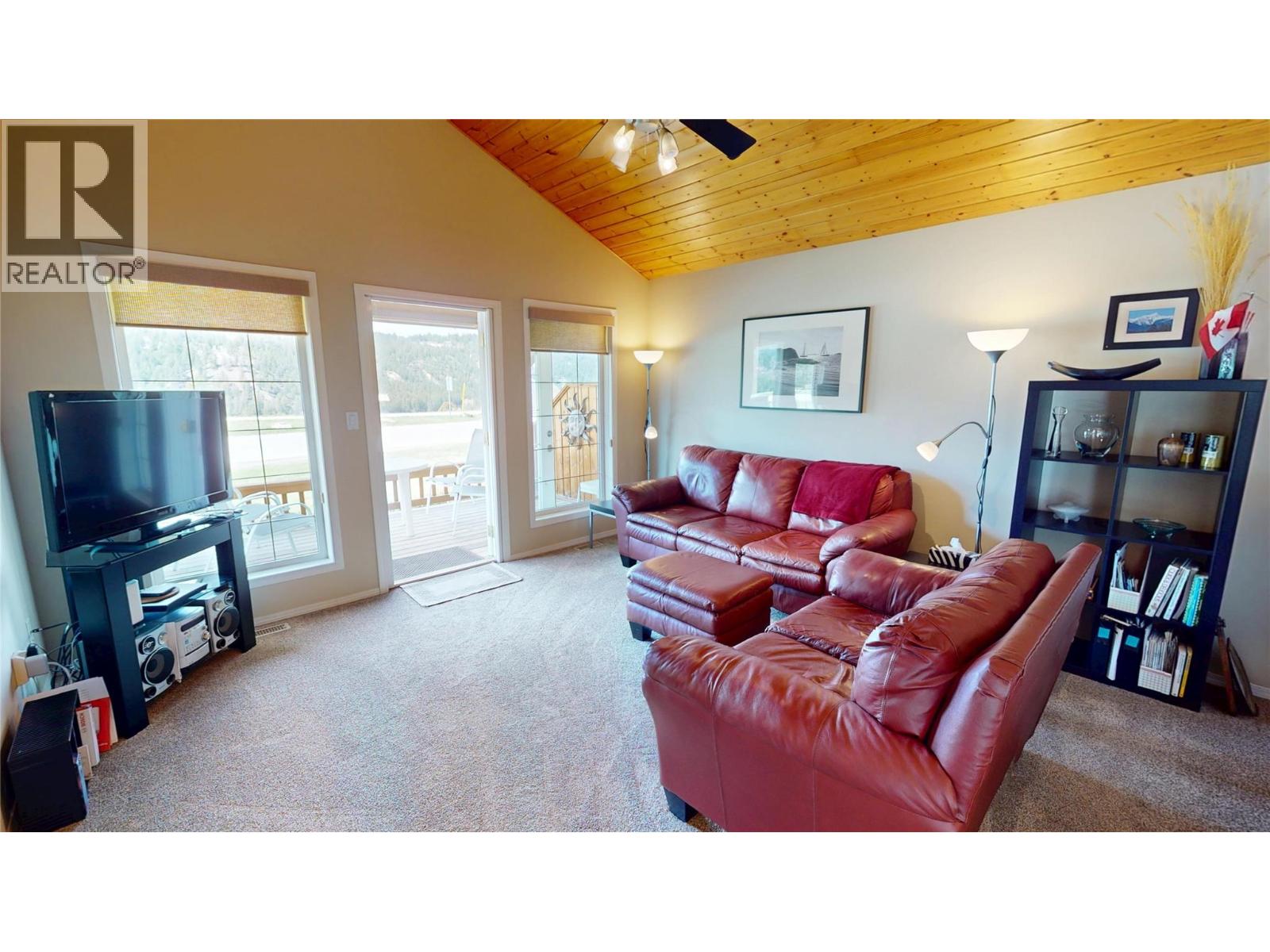 451 13th Avenue, Invermere, British Columbia  V0A 1K4 - Photo 3 - 10385820