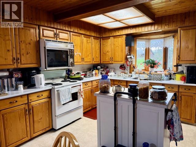 1365 Granary Road, Creston, British Columbia  V0B 1G7 - Photo 3 - 10396921