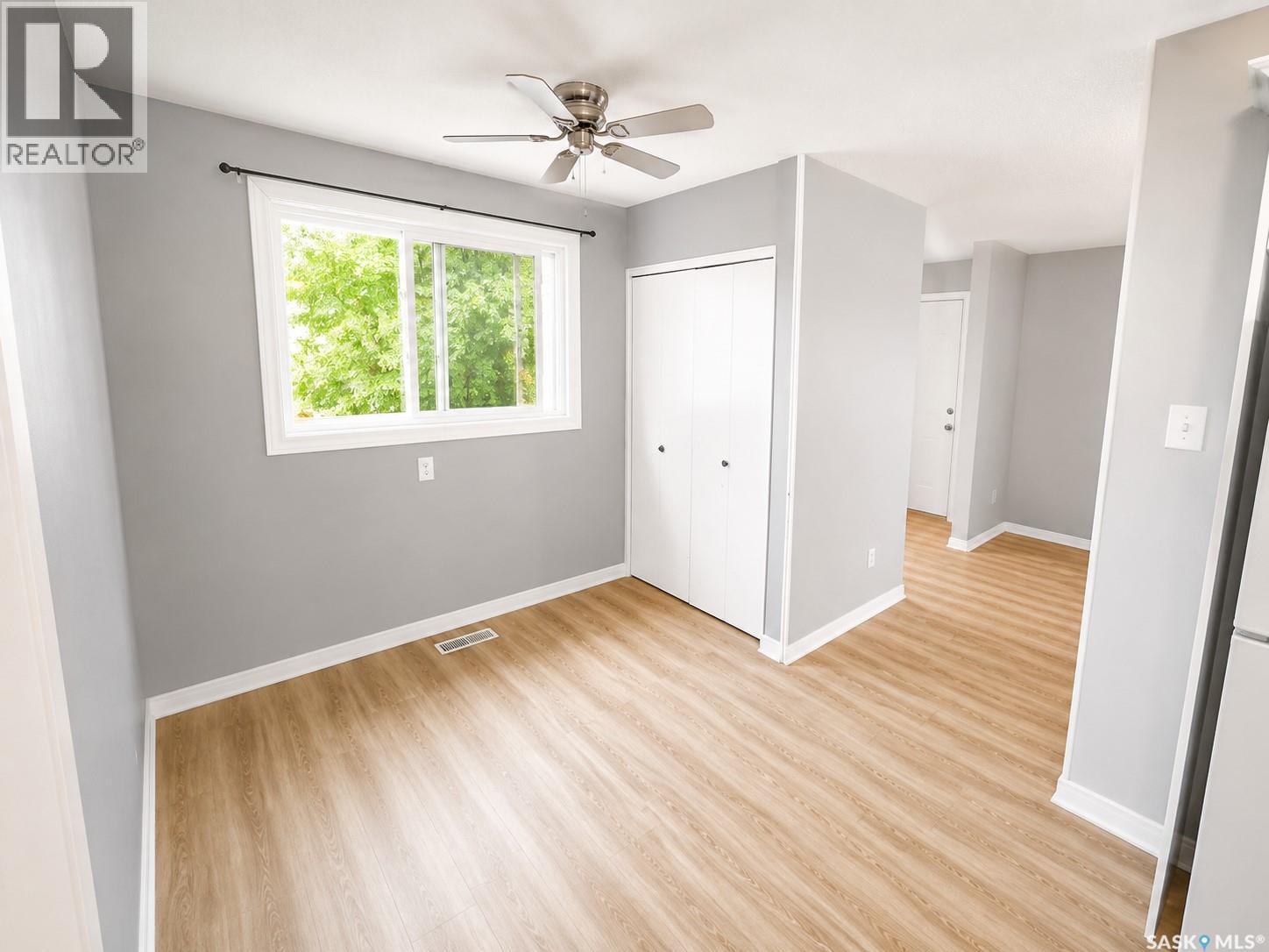 19 Cooper Crescent, Regina, Saskatchewan  S4R 4J8 - Photo 7 - SK044761