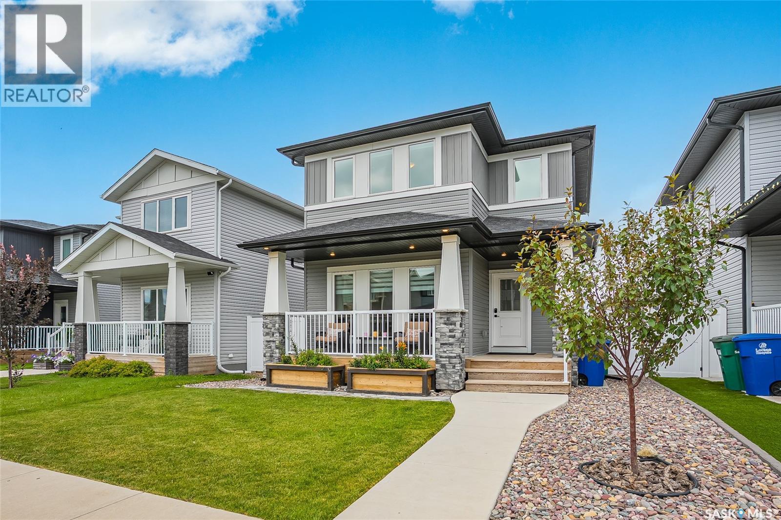 Cres 222 Dubois Crescent, Saskatoon, Saskatchewan  S7V 0R3 - Photo 2 - SK044740