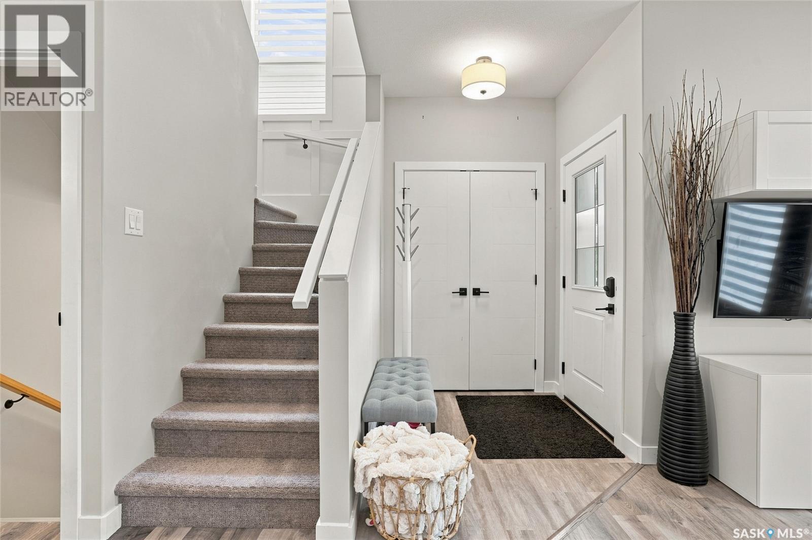 Cres 222 Dubois Crescent, Saskatoon, Saskatchewan  S7V 0R3 - Photo 3 - SK044740