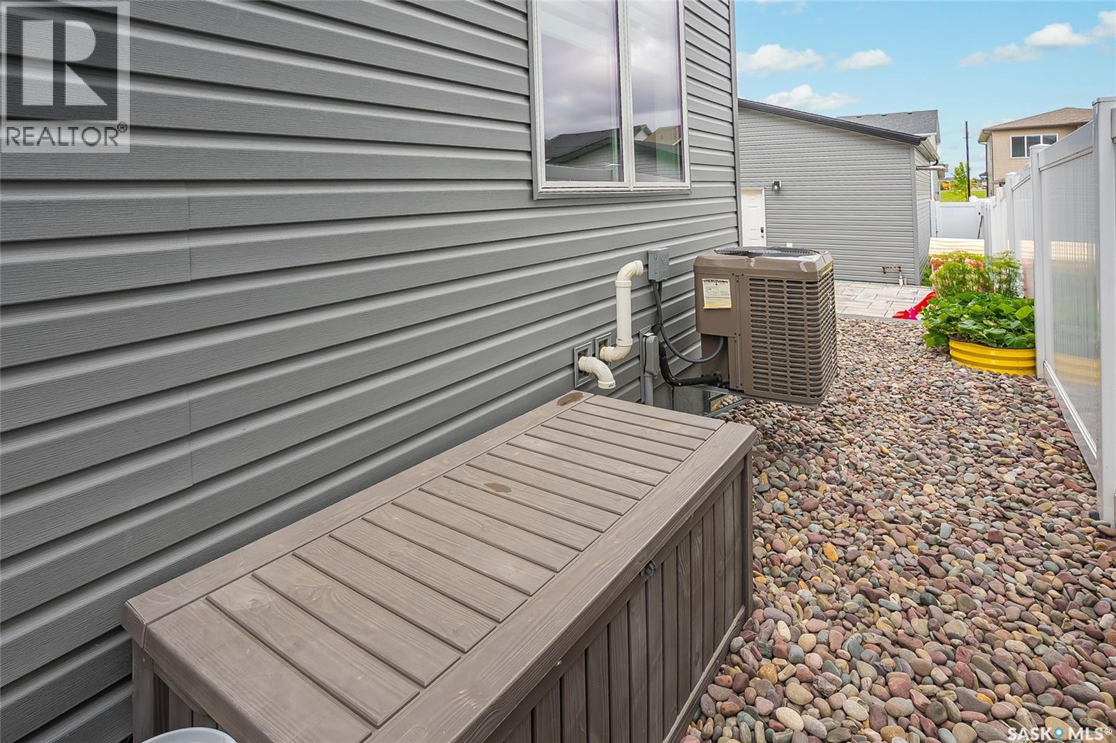 Cres 222 Dubois Crescent, Saskatoon, Saskatchewan  S7V 0R3 - Photo 42 - SK044740
