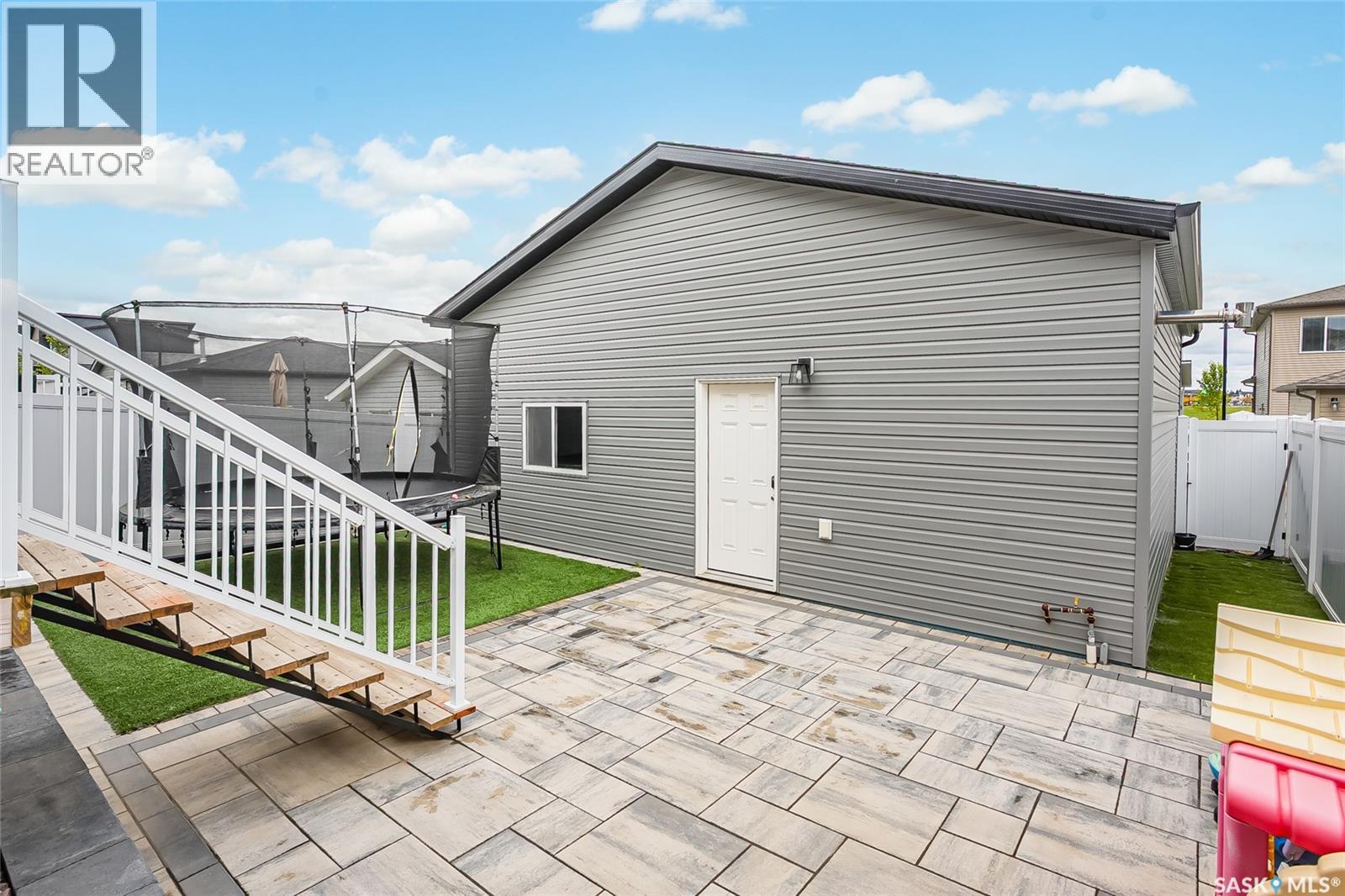 Cres 222 Dubois Crescent, Saskatoon, Saskatchewan  S7V 0R3 - Photo 44 - SK044740