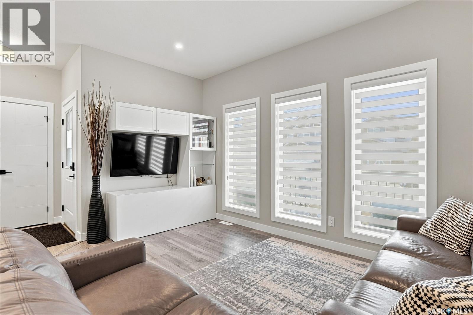Cres 222 Dubois Crescent, Saskatoon, Saskatchewan  S7V 0R3 - Photo 6 - SK044740