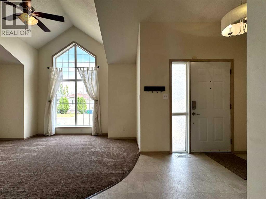 82 Harvard Crescent W, Lethbridge, Alberta  T1K 6R4 - Photo 3 - A2310623