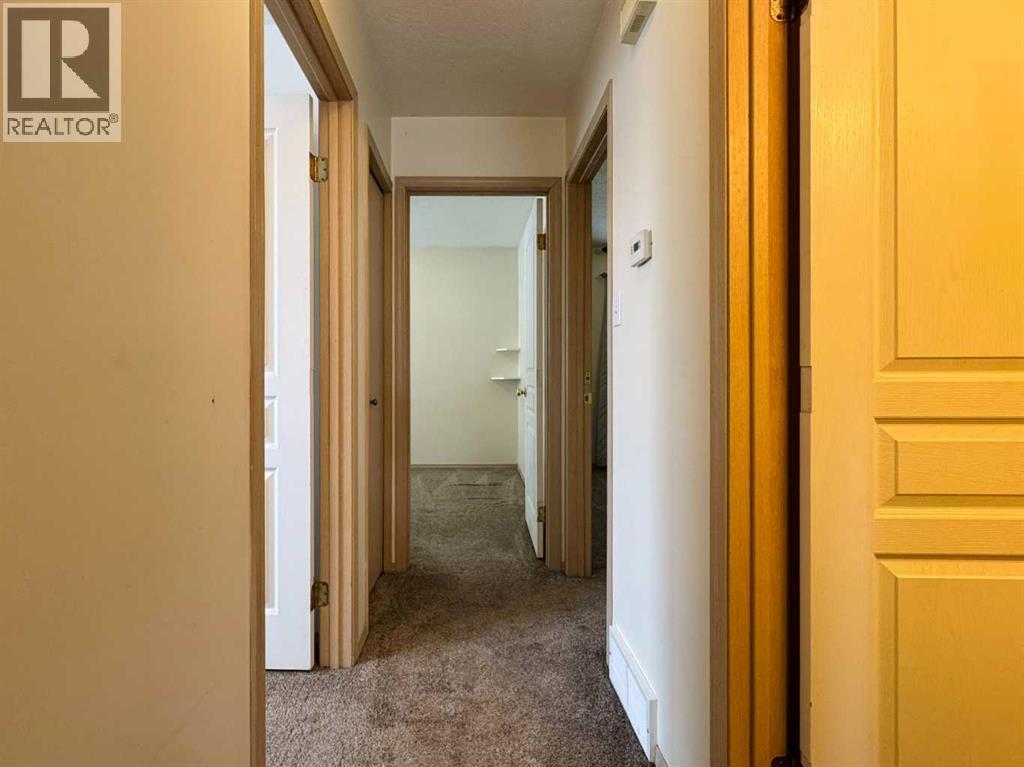 82 Harvard Crescent W, Lethbridge, Alberta  T1K 6R4 - Photo 17 - A2310623