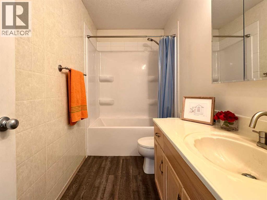 82 Harvard Crescent W, Lethbridge, Alberta  T1K 6R4 - Photo 18 - A2310623
