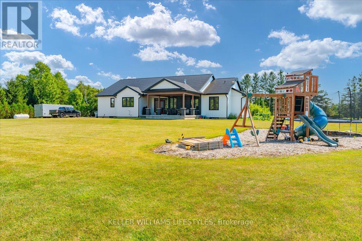 8676 Vance Drive, Lambton Shores, Ontario  N0N 1J7 - Photo 37 - X13646736