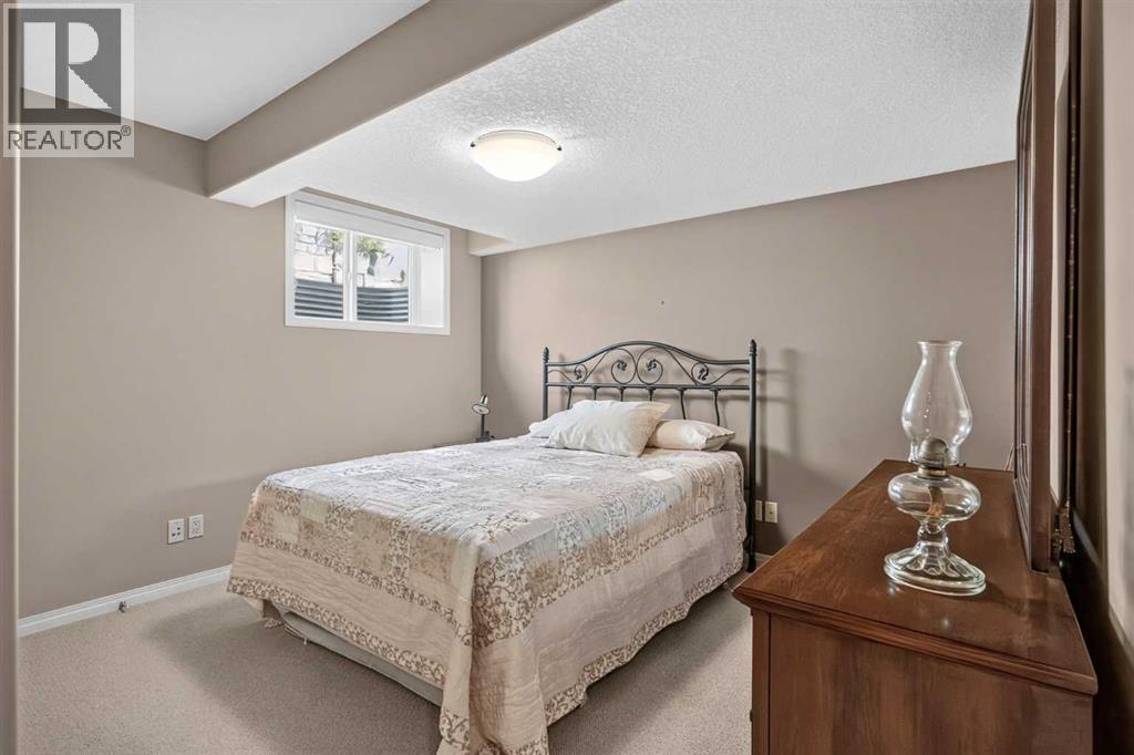 35 Tusslewood View NW, Calgary, Alberta  T3L 2Y3 - Photo 39 - A2333365