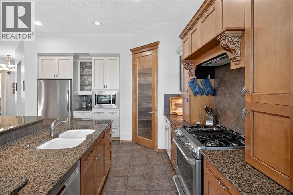 35 Tusslewood View NW, Calgary, Alberta  T3L 2Y3 - Photo 11 - A2333365