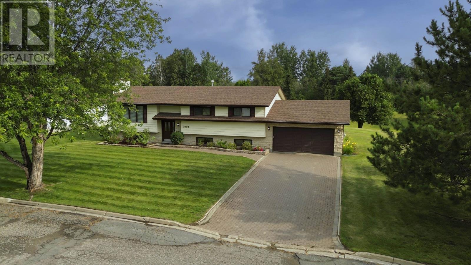 1030 Brookview Pl, Thunder Bay, Ontario  P7J 1B2 - Photo 1 - TB2602269