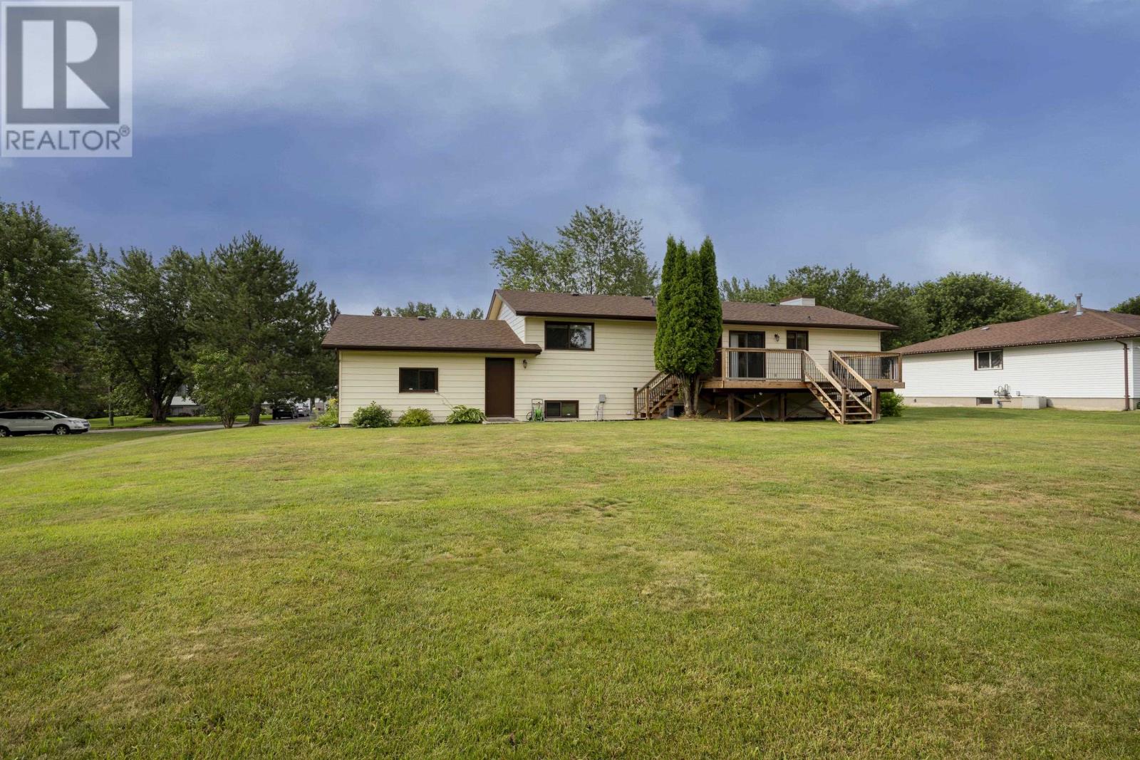 1030 Brookview Pl, Thunder Bay, Ontario  P7J 1B2 - Photo 4 - TB2602269