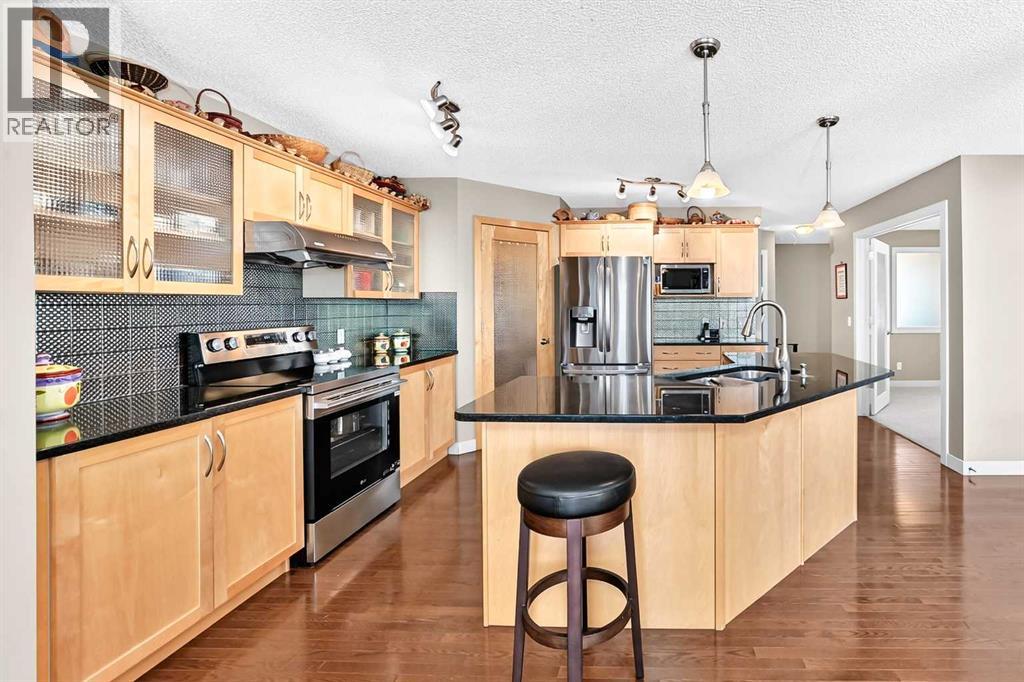 505 Kincora Bay NW, Calgary, Alberta  T3R 1N4 - Photo 5 - A2334775