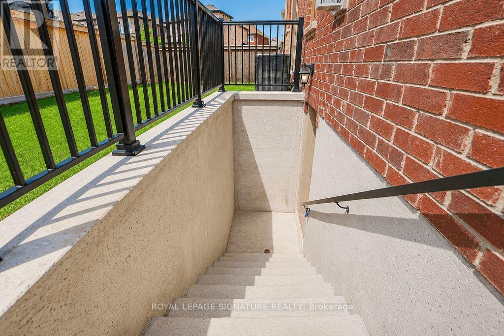 2634 Sapphire Drive, Pickering, Ontario L1X 0H3 - Photo 30 - E13638822