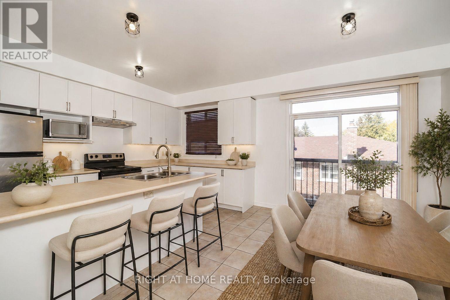 48 Curran Hall Crescent, Toronto, Ontario  M1G 0A2 - Photo 3 - E13603822
