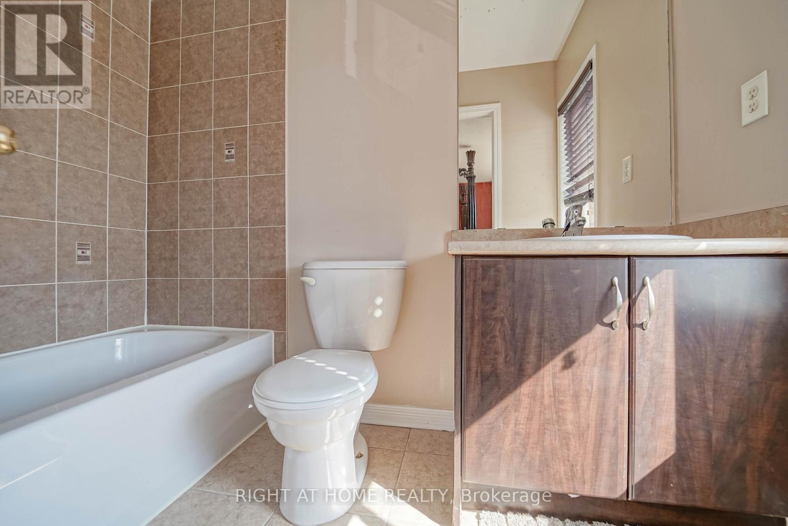 48 Curran Hall Crescent, Toronto, Ontario  M1G 0A2 - Photo 8 - E13603822