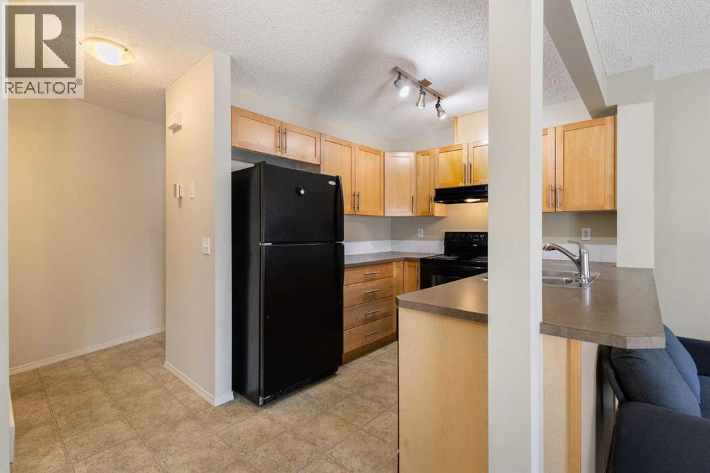 17 Panatella Villas NW, Calgary, Alberta  T3K 0G7 - Photo 10 - A2335375
