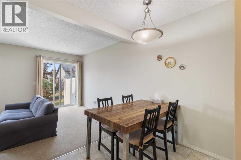 17 Panatella Villas NW, Calgary, Alberta  T3K 0G7 - Photo 11 - A2335375