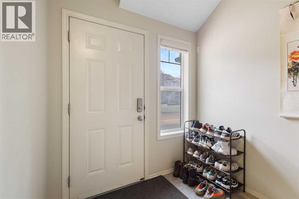 17 Panatella Villas NW, Calgary, Alberta  T3K 0G7 - Photo 2 - A2335375