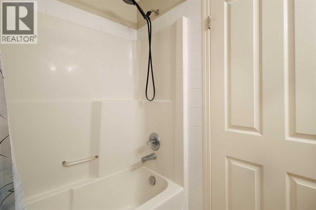 17 Panatella Villas NW, Calgary, Alberta  T3K 0G7 - Photo 22 - A2335375