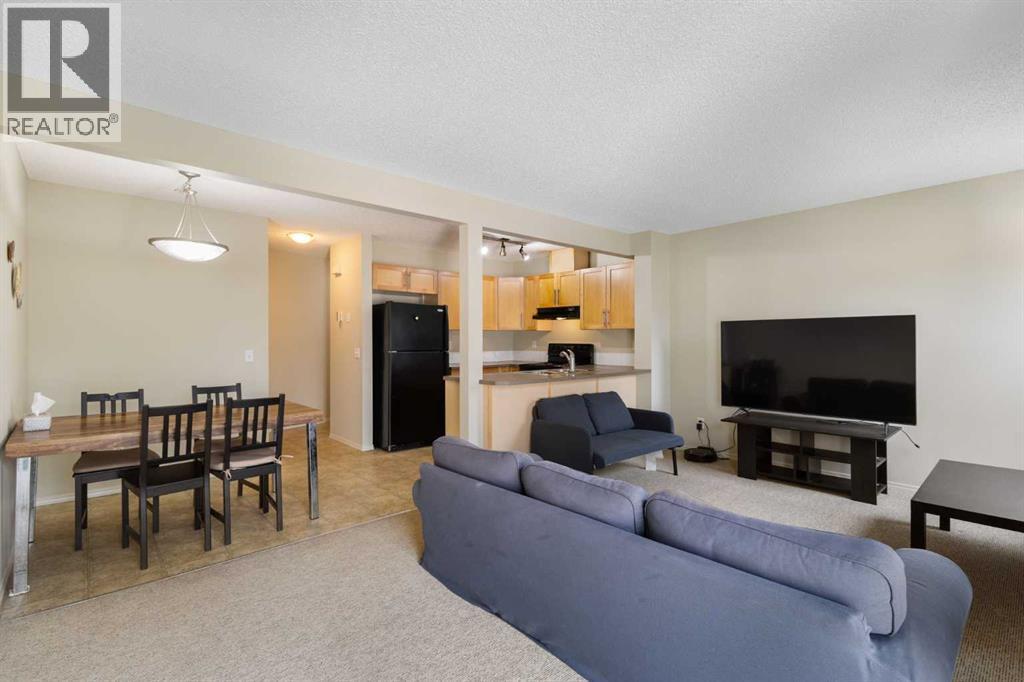17 Panatella Villas NW, Calgary, Alberta  T3K 0G7 - Photo 5 - A2335375