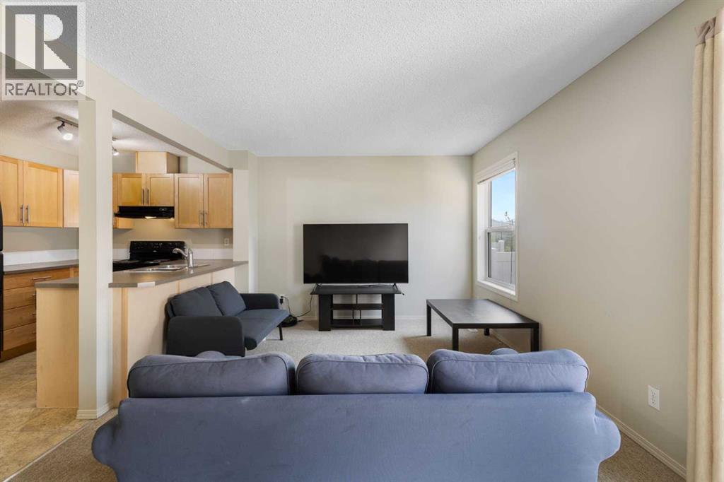 17 Panatella Villas NW, Calgary, Alberta  T3K 0G7 - Photo 6 - A2335375