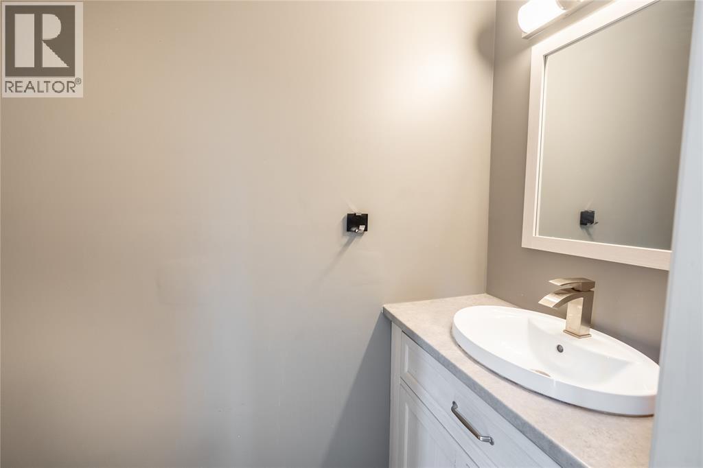 301 Edgewood Street Unit# 2, Sarnia, Ontario  N7S 4X7 - Photo 11 - 26019065