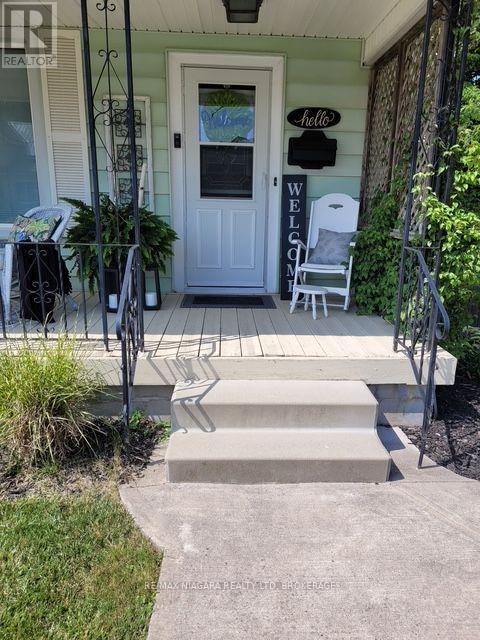 9 Beech Street, Port Colborne, Ontario  L3K 3N7 - Photo 3 - X12870192