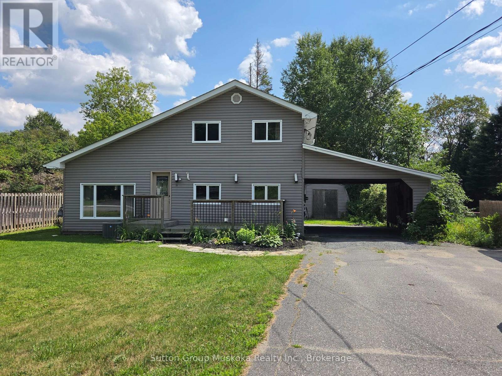 11 WEST ROAD, Huntsville, Ontario