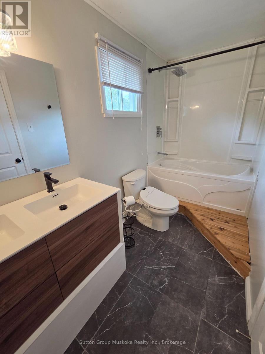 11 West Road, Huntsville, Ontario  P1H 1L1 - Photo 13 - X13646698