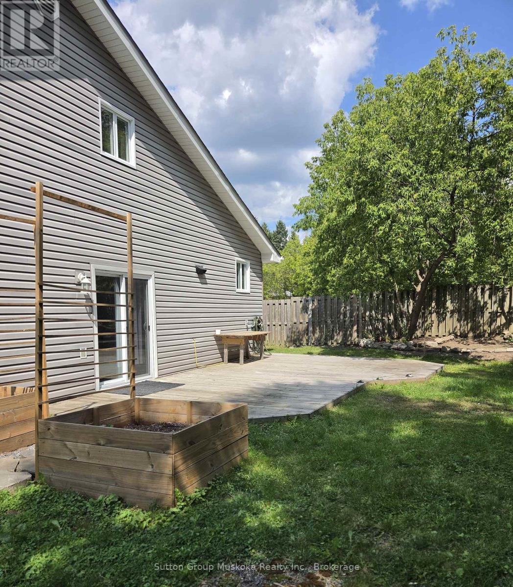 11 West Road, Huntsville, Ontario  P1H 1L1 - Photo 3 - X13646698