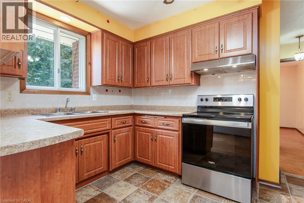 635 Cedargrove Place, Waterloo, Ontario  N2L 4Y8 - Photo 12 - 40852390