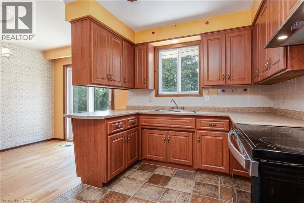 635 Cedargrove Place, Waterloo, Ontario  N2L 4Y8 - Photo 13 - 40852390