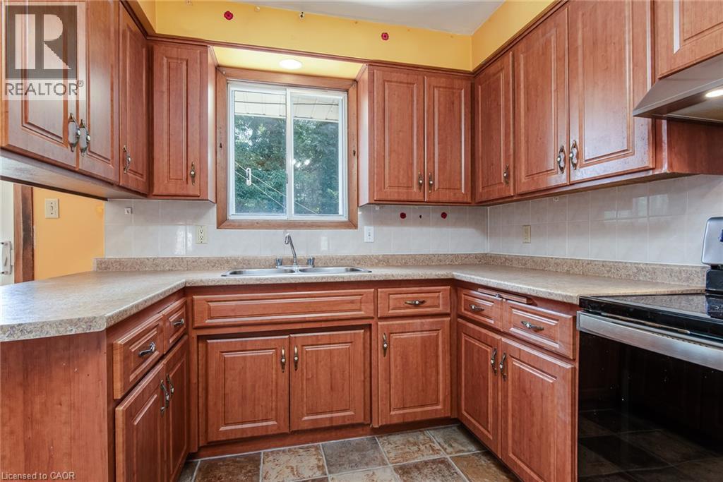 635 Cedargrove Place, Waterloo, Ontario  N2L 4Y8 - Photo 14 - 40852390