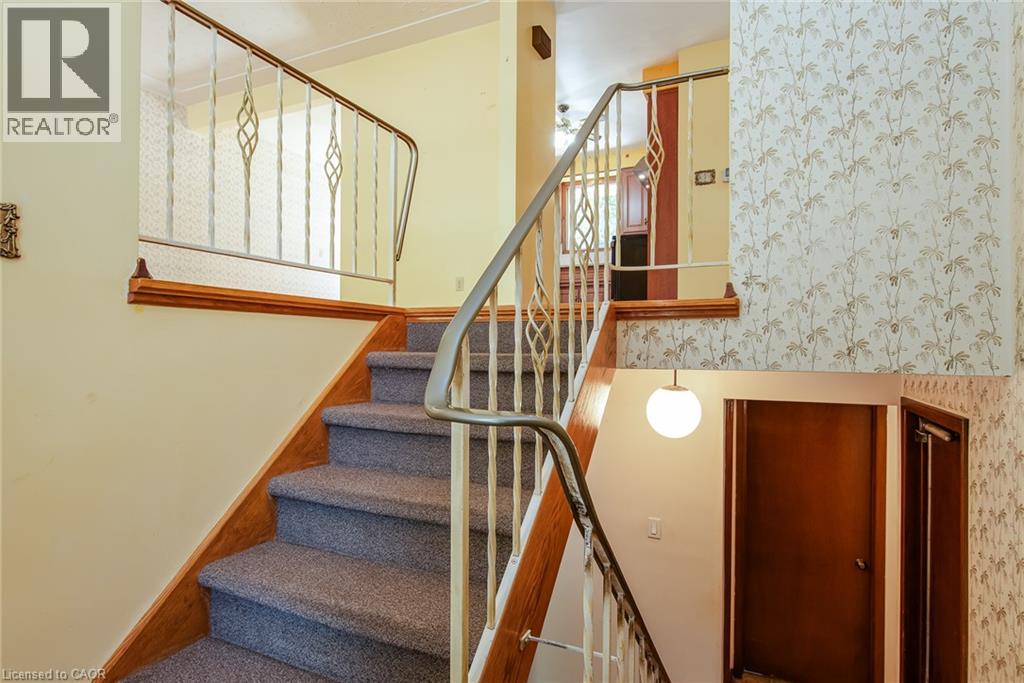635 Cedargrove Place, Waterloo, Ontario  N2L 4Y8 - Photo 6 - 40852390
