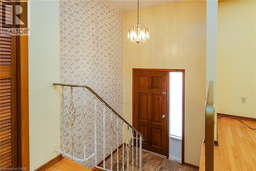 635 Cedargrove Place, Waterloo, Ontario  N2L 4Y8 - Photo 7 - 40852390