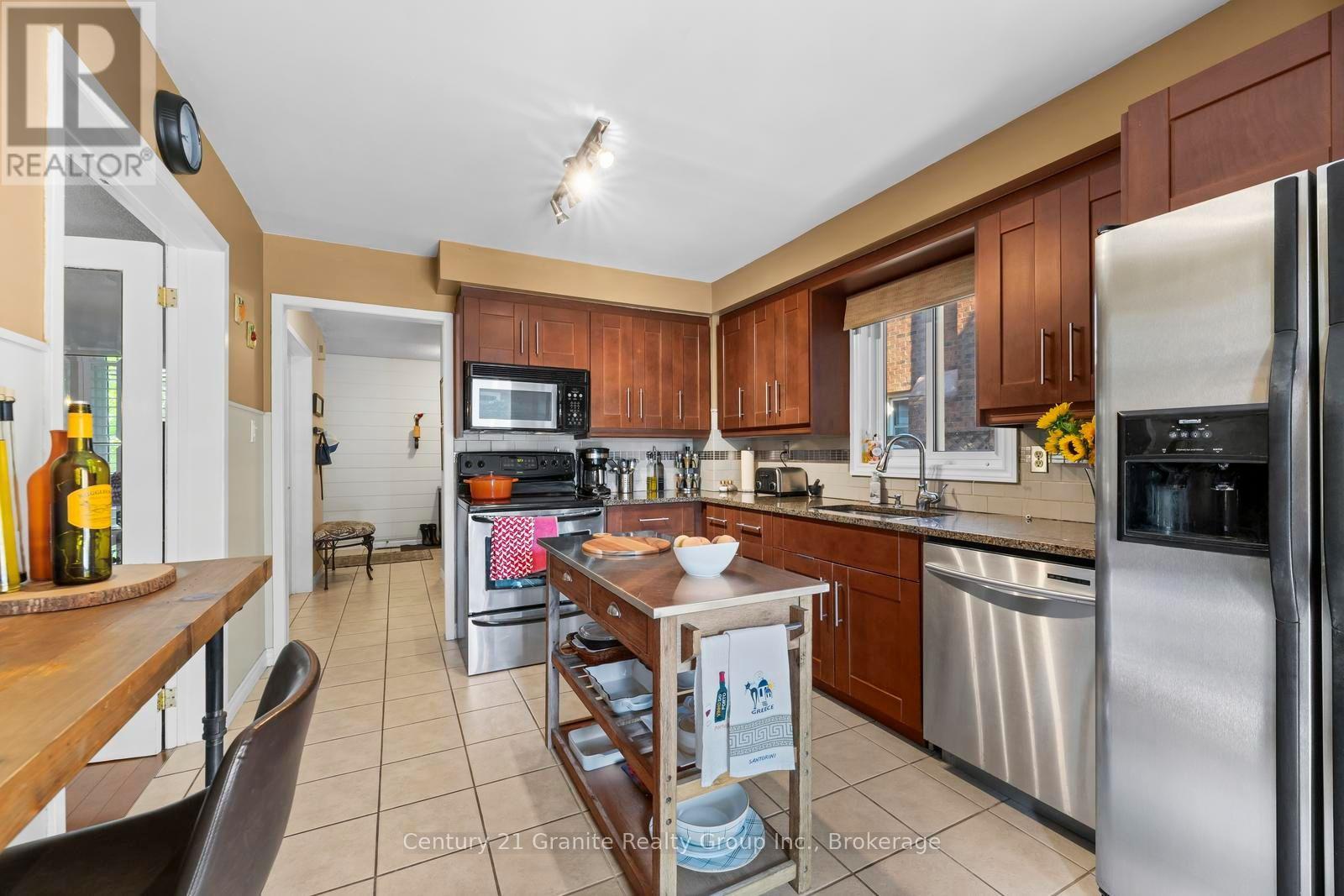25 Greenwood Road, Whitchurch-Stouffville, Ontario  L4A 5E8 - Photo 11 - N13646764