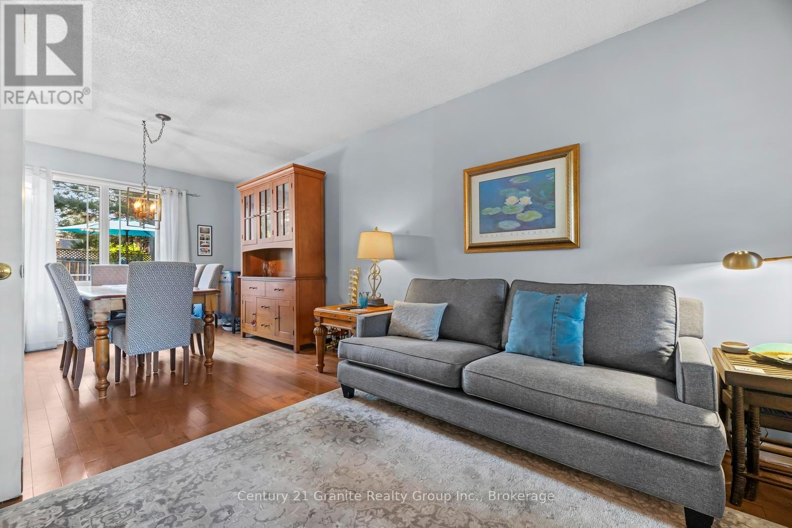 25 Greenwood Road, Whitchurch-Stouffville, Ontario  L4A 5E8 - Photo 5 - N13646764