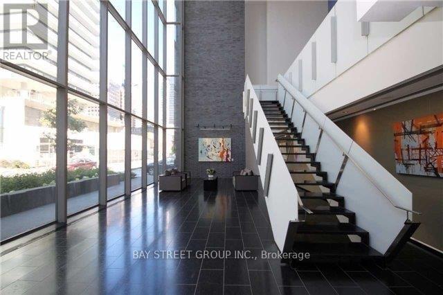 2405 - 33 Charles Street E, Toronto, Ontario  M4Y 0A2 - Photo 2 - C13646738