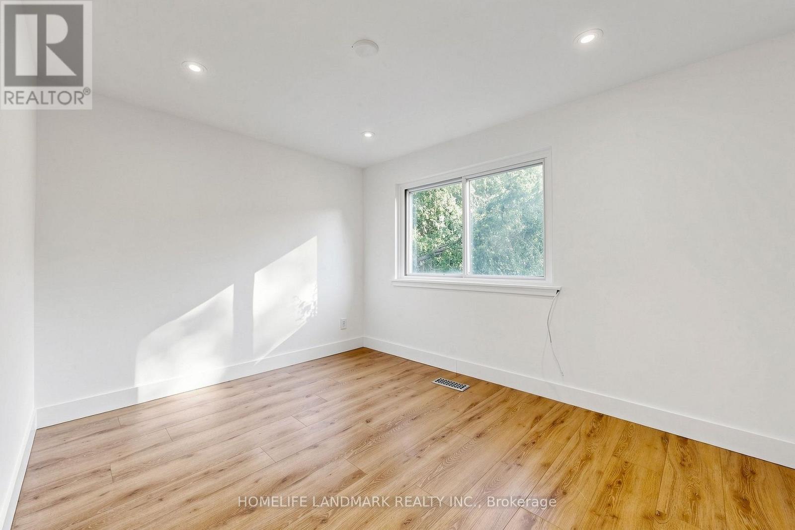 26 FENSIDE DRIVE