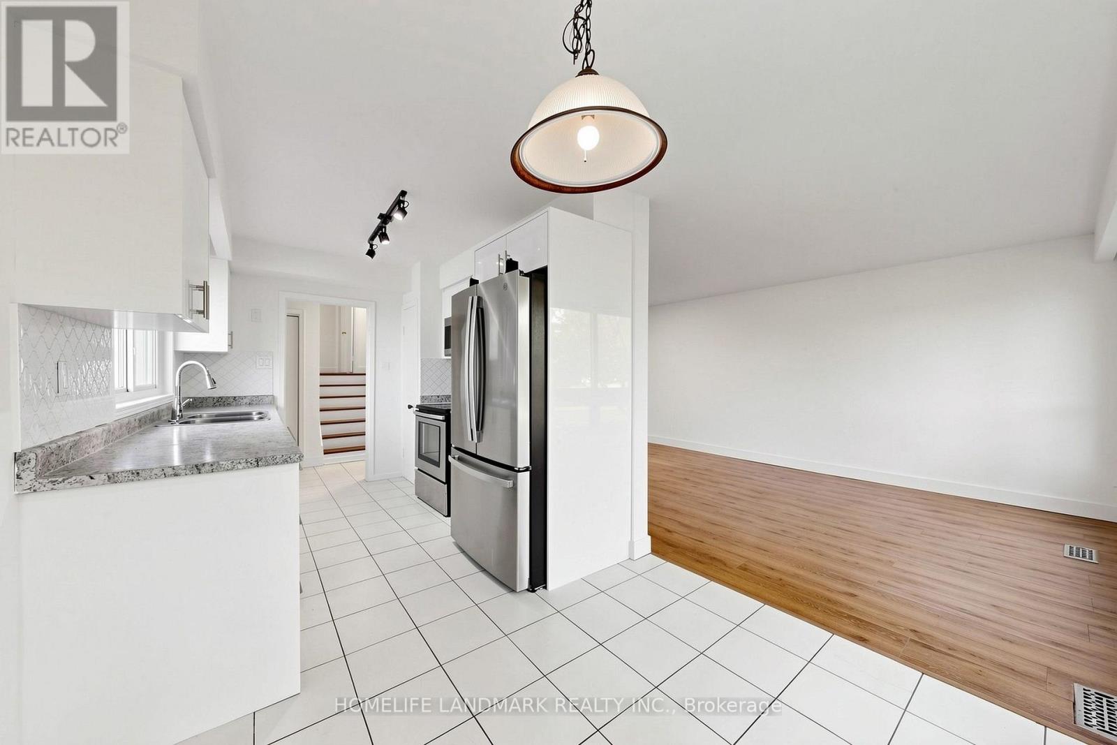 26 Fenside Drive, Toronto, Ontario  M3A 2V3 - Photo 2 - C13646758
